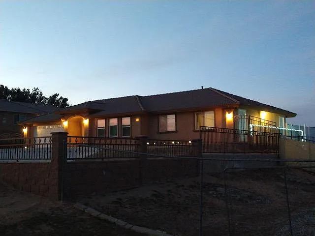 17896 Manzanita St — Photo 3
