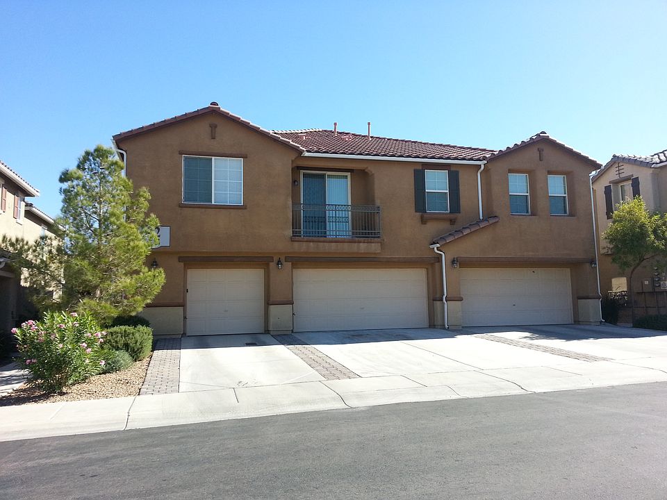 Middle two car Garage