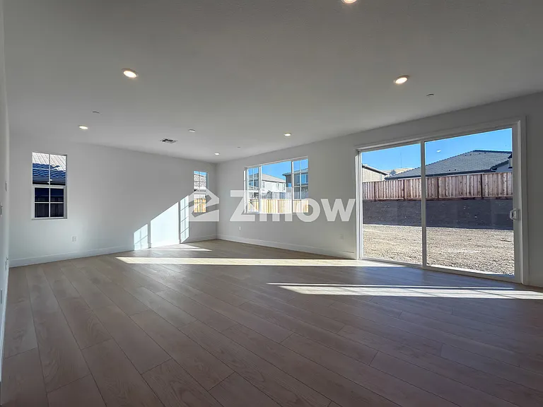 2848 Dapper St — Photo 2