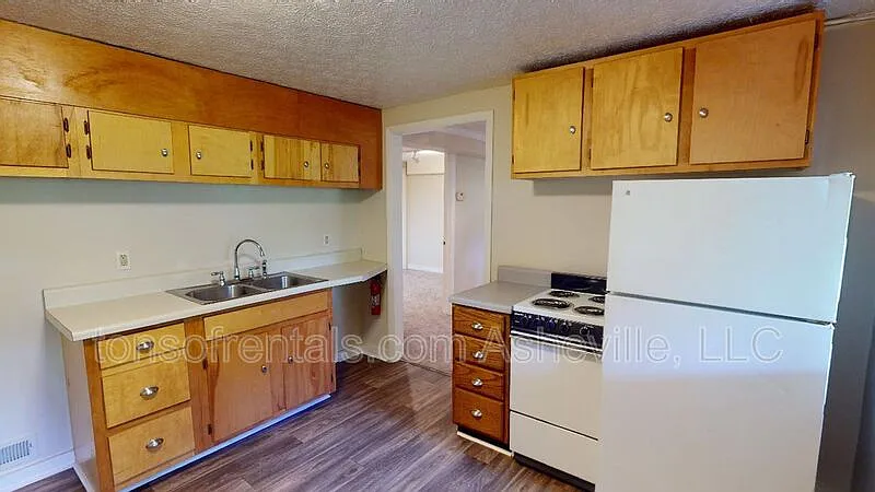 1 bed, 1.0 bath, 650 sqft, $950 — Photo 2