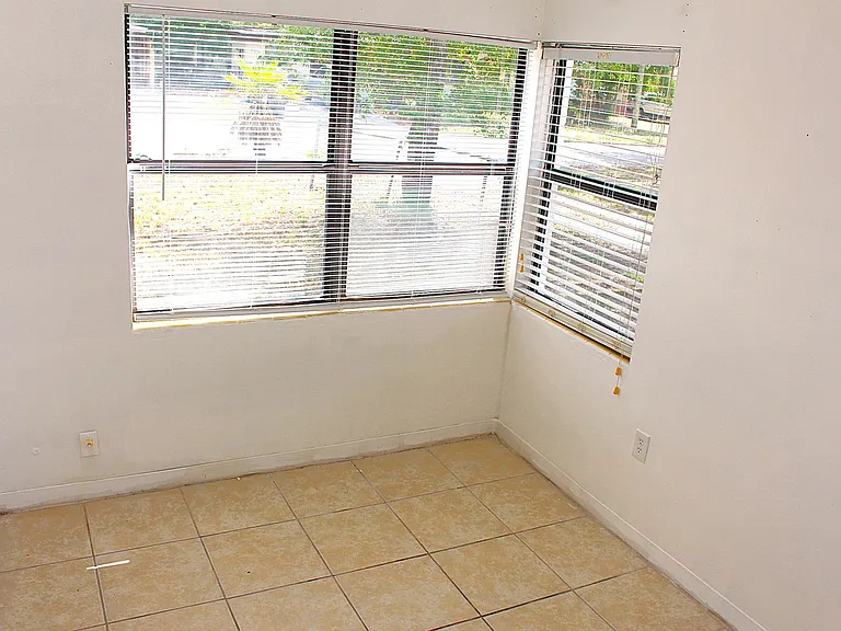 920 Hacienda Ct — Photo 13