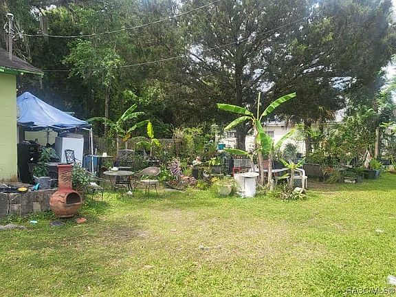 3rd image of 48 NE Crystal St