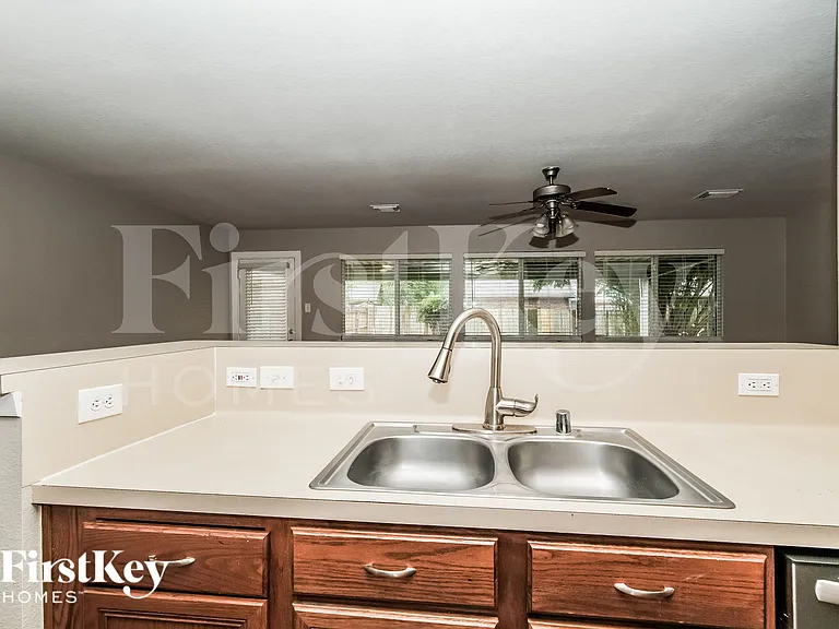 19943 Crested Hill Ln — Photo 9