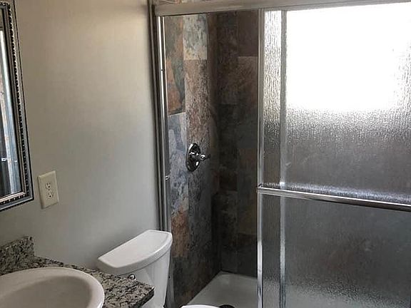5th image of 606 6th St #201