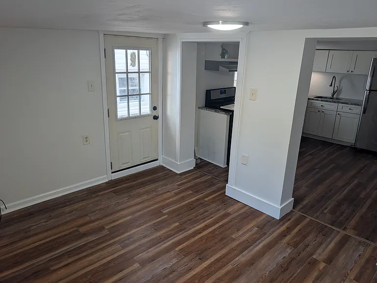 9 N Hillside Ave — Photo 2