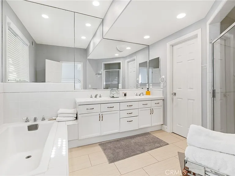 608 Poinsettia Ave #B — Photo 23