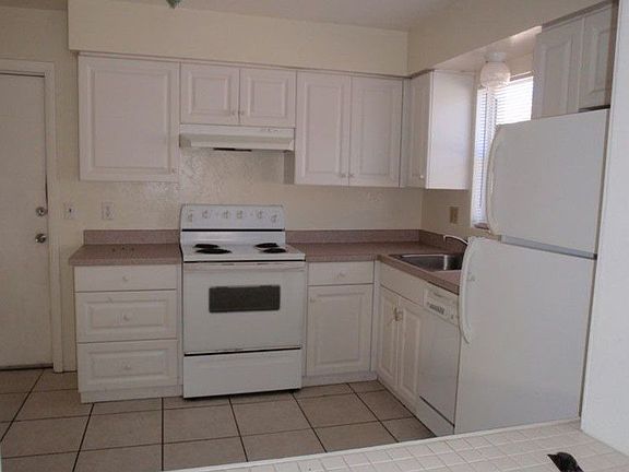4th image of 2526 35th Ave N
