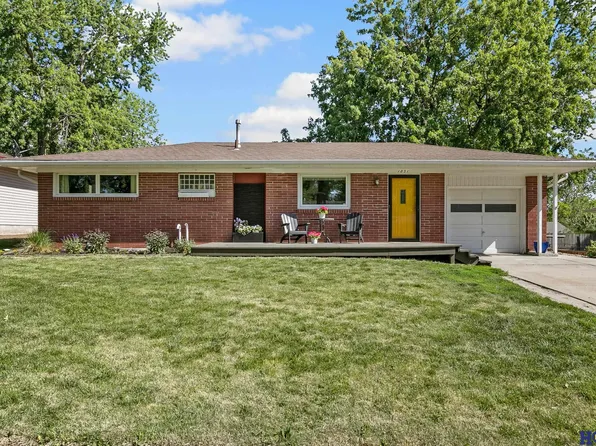 1831 Rancho Rd, Lincoln, NE 68502