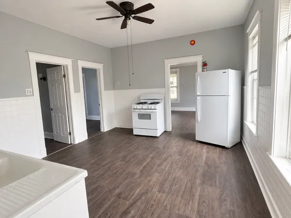 37 Pulaski St APT 3, Amsterdam, NY 12010