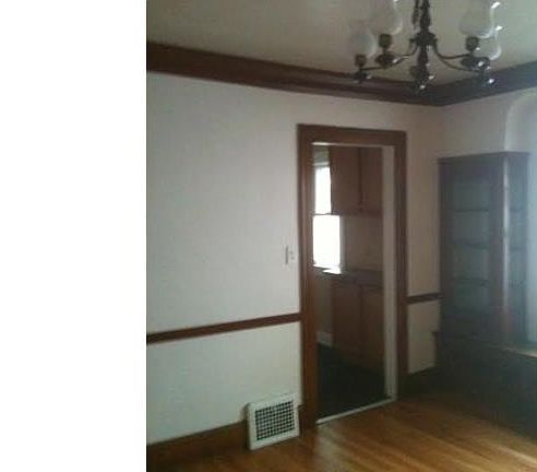 5th image of 18023 E Park Dr