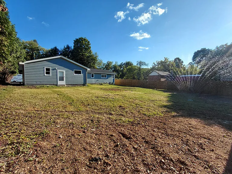 111 Randall Ave — Photo 23