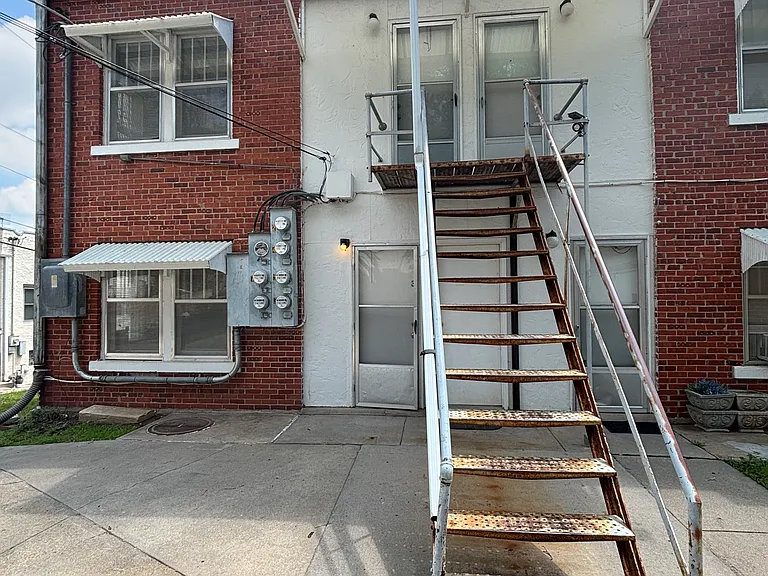 816 Washington St #1 — Photo 13