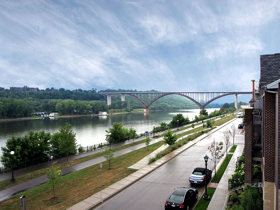 Unobstructed Mississippi River Views