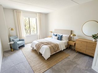 35 Harbor Point Blvd #204, Dorchester, MA 02125