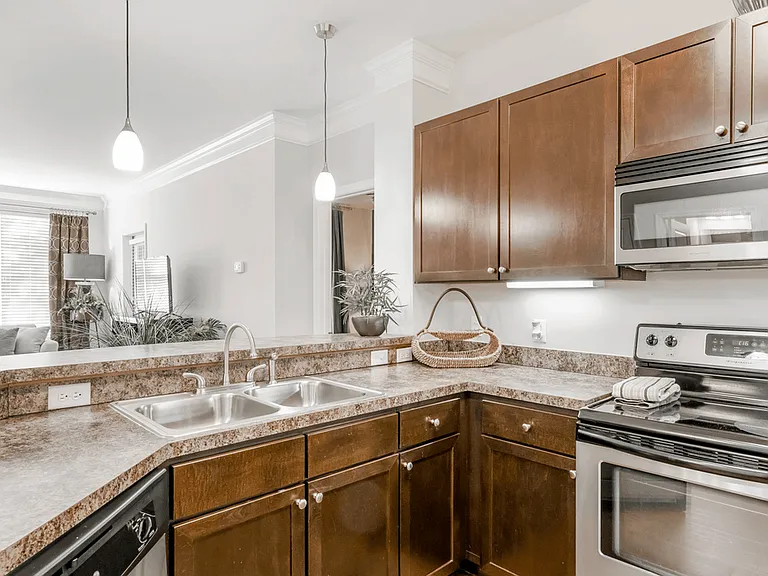 The Reserves at Arboretum Apartments — Photo 6