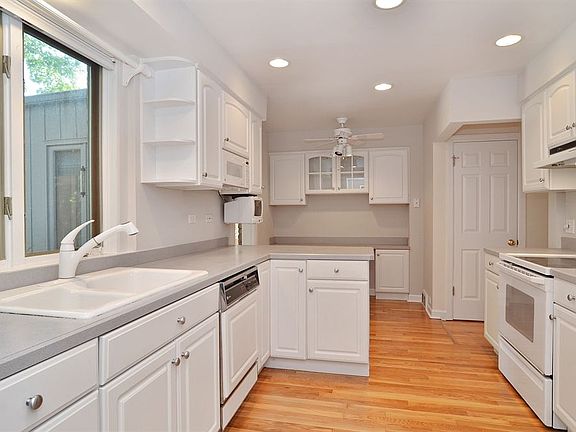4th image of 9323 Central Park Ave