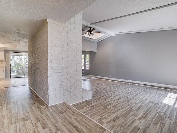 3rd image of 3209 Round Rock Cir