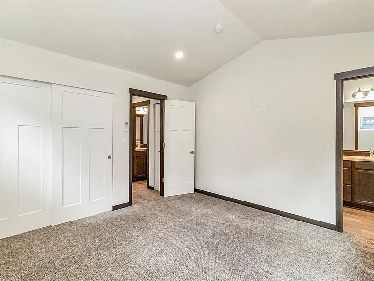 323 Penny Ave — Photo 13