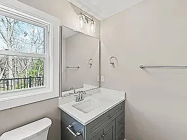 1107 Simmons St — Photo 35