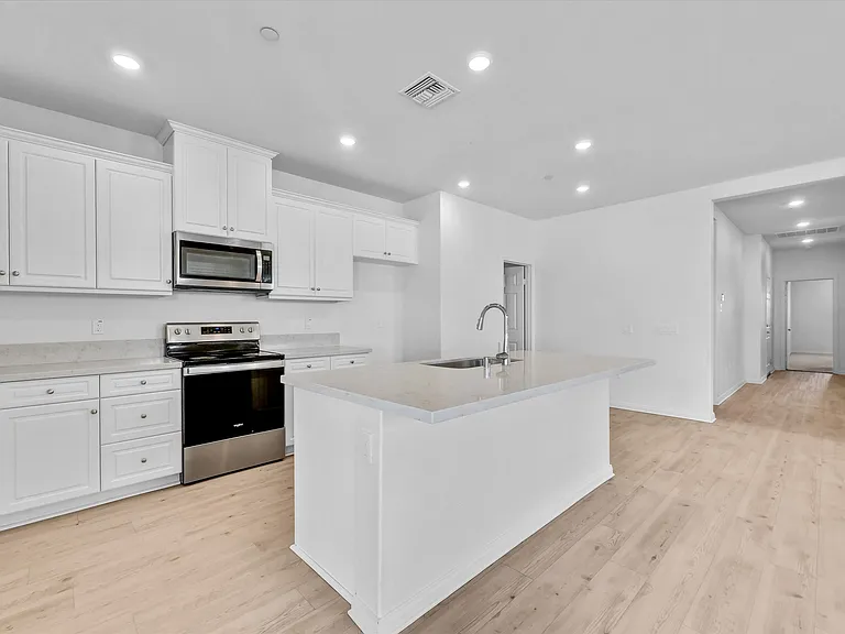 4688 Florence Dr — Photo 6