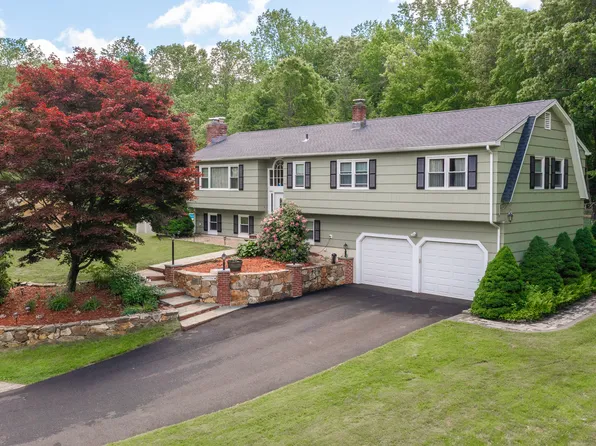 554 Cobblestone Drive, Orange, CT 06477