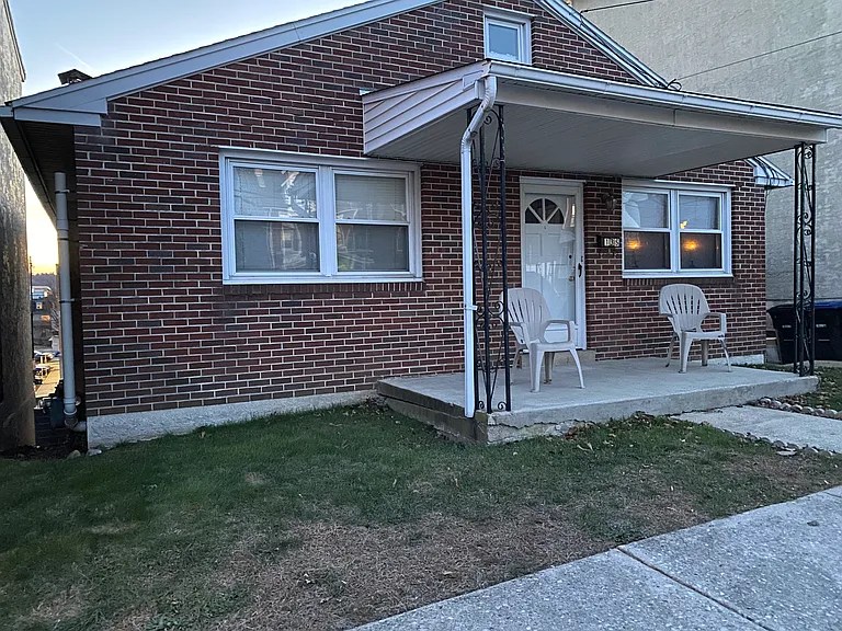 135 W 6th Ave — Photo 1