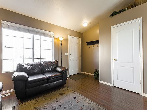 2nd image of 951 N Walden Dr