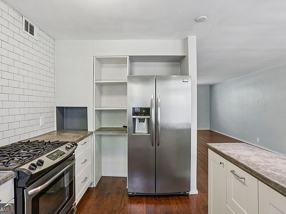 5th image of 1391 Normandy Dr NE APT 1