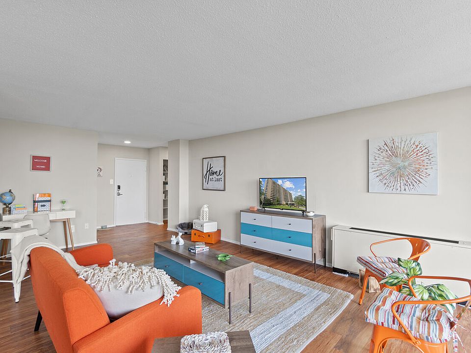 WESTCHESTER TOWER APARTMENTS 6200 Westchester Park Dr North College