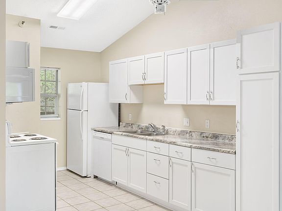 5th image of 250 Berry Drive #13 BLDG B