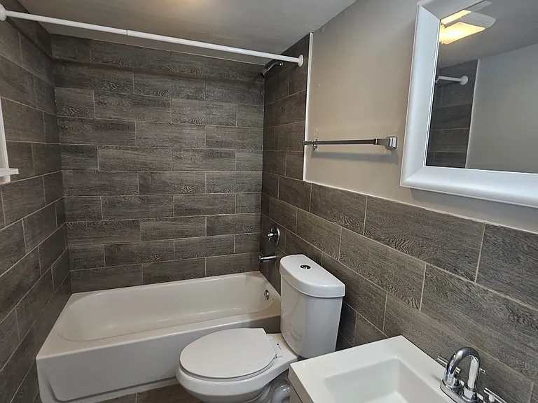 143 Sheffield Ave #1B — Photo 6
