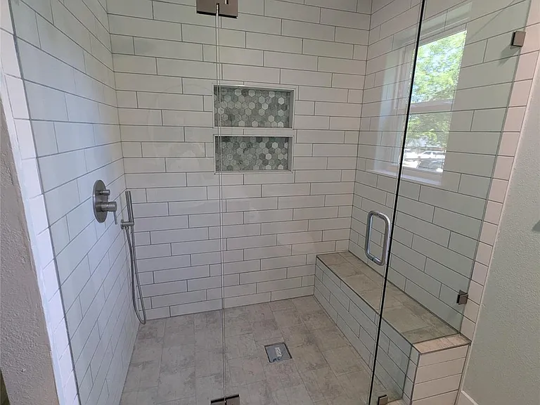 9705 Marlborough Dr — Photo 15