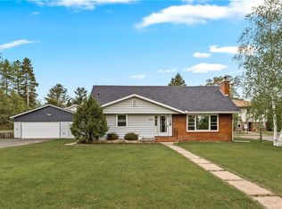 922 Lincoln St, Spooner, WI 54801