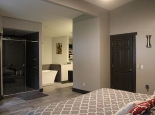 2711 Pelican Dr, Anchorage, AK 99502