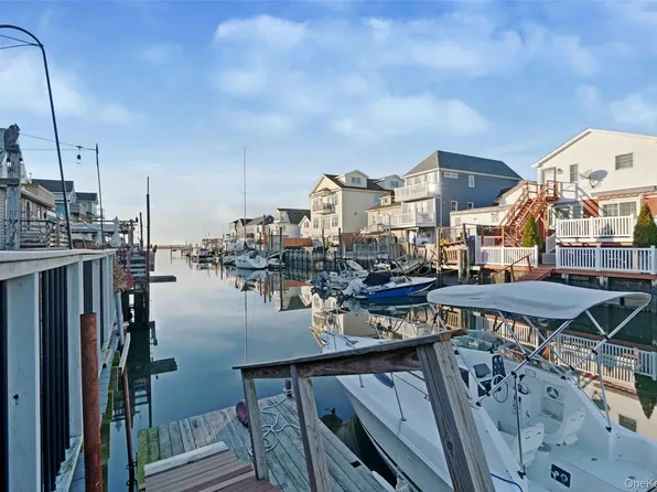 27 W 11th Road, Broad Channel, NY 11693