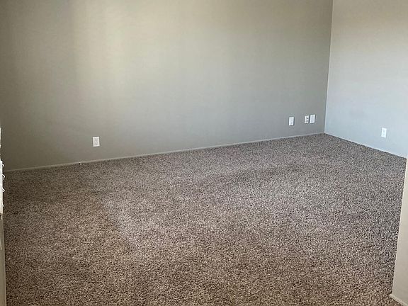 4th image of 3024 E 3rd St #11