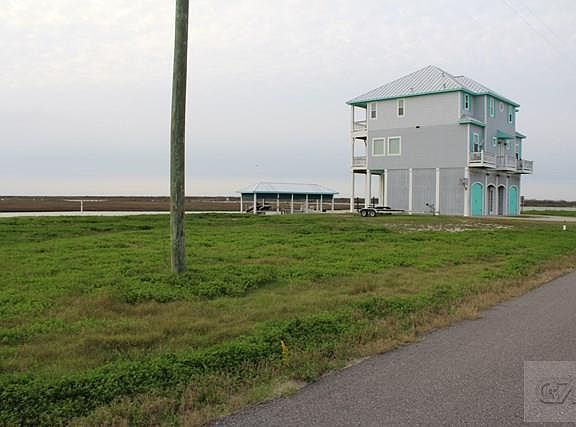 3rd image of 1305 Lagoon Dr #7