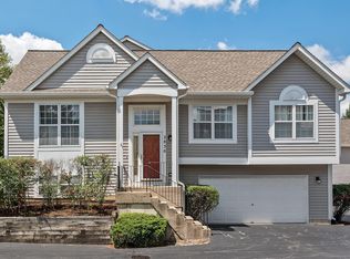 2830 Shelly Ln, Aurora, IL 60504