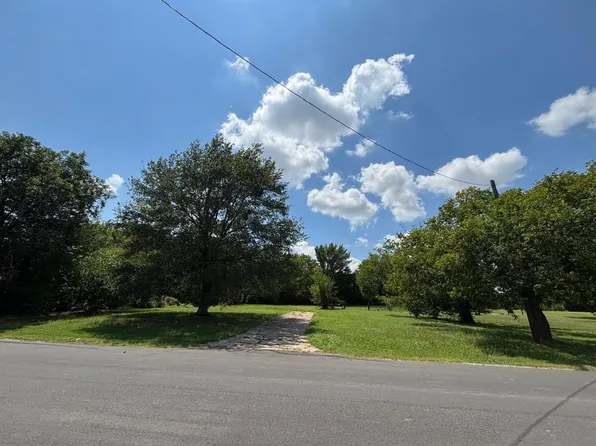 515 Lybrand St, Wills Point, TX 75169