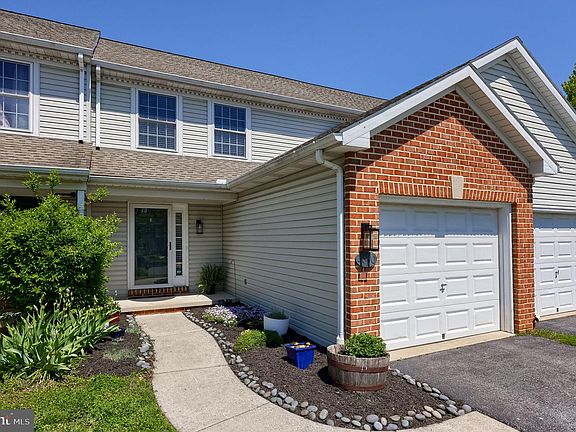 3rd image of 4050 Parkside Ct