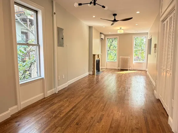 410 Douglass Street image 1 of 15