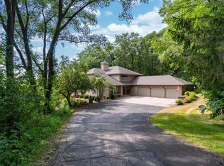 N2015 Stonecrest Rd, La Crosse, WI 54601