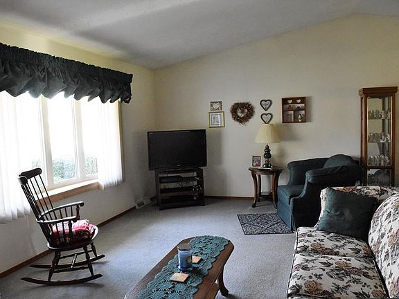 2nd image of 621 Georgetown Ave