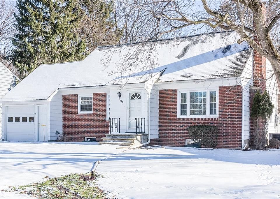 1st image of 916 Meadowbrook Dr