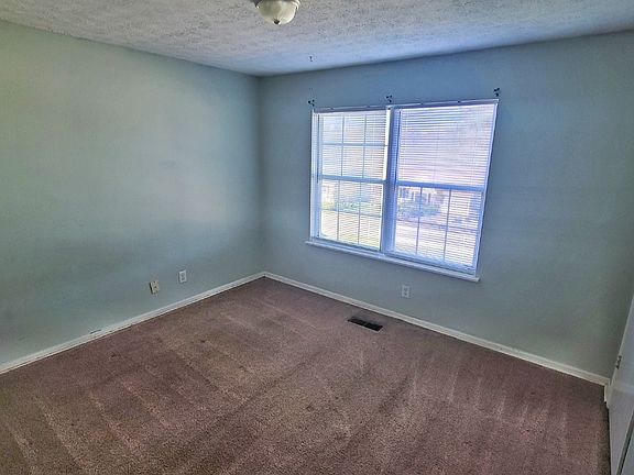 5th image of 225 Donalynn Dr APT D