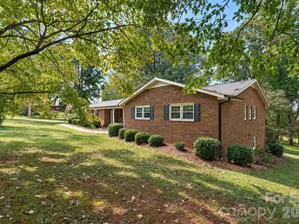 116 White Dogwood Ln, Statesville, NC 28625