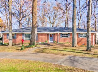 3320 Summit Ave, Greensboro, NC 27405