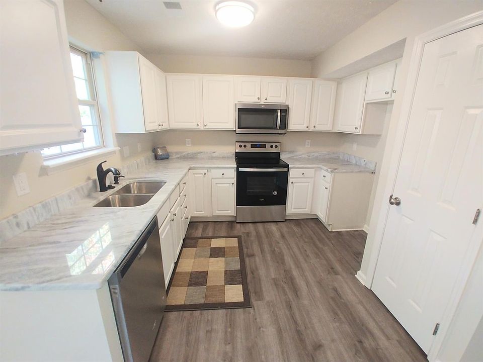1st image of 2825 Greenway Ct