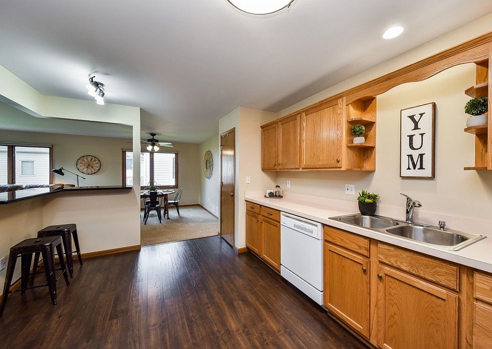 1st image of 31 S Juniper Dr