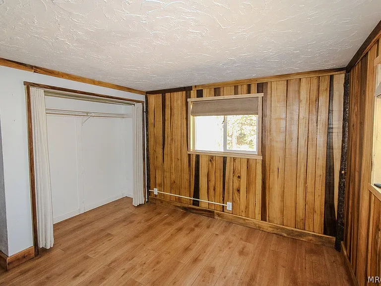 880 Wabash Ln — Photo 17